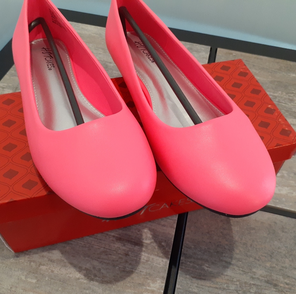 Flats - Picture 2 of 12